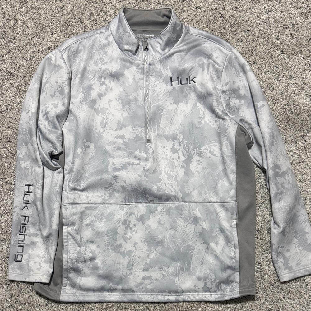 Huk fishing Light Grey Camo Half-Zip Performance Pullover